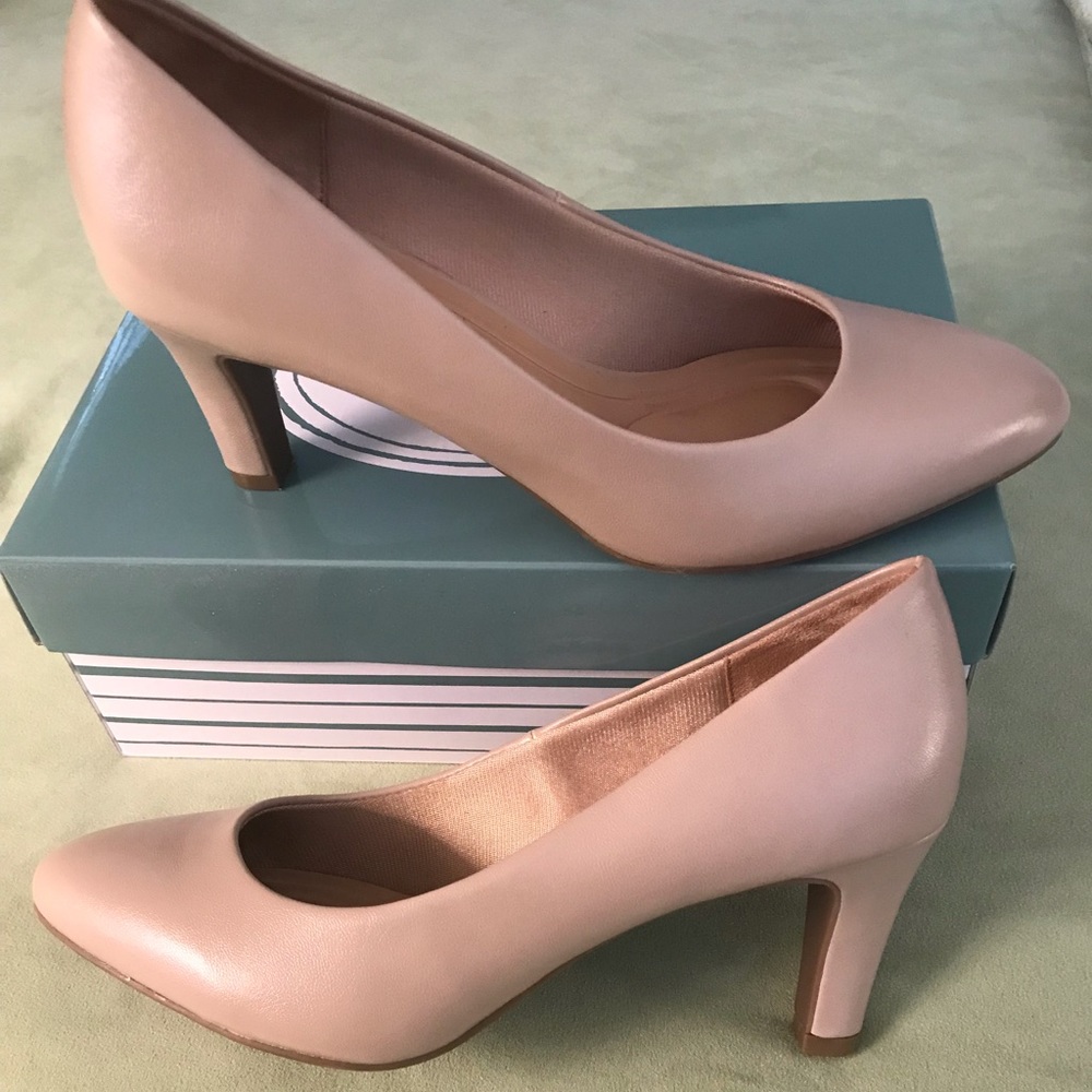 Taupe Abella pumps